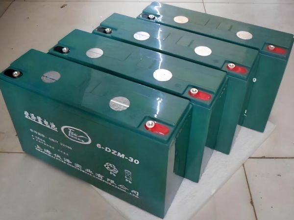 蓄电池能用多久_铅酸和锂电池哪个更耐用