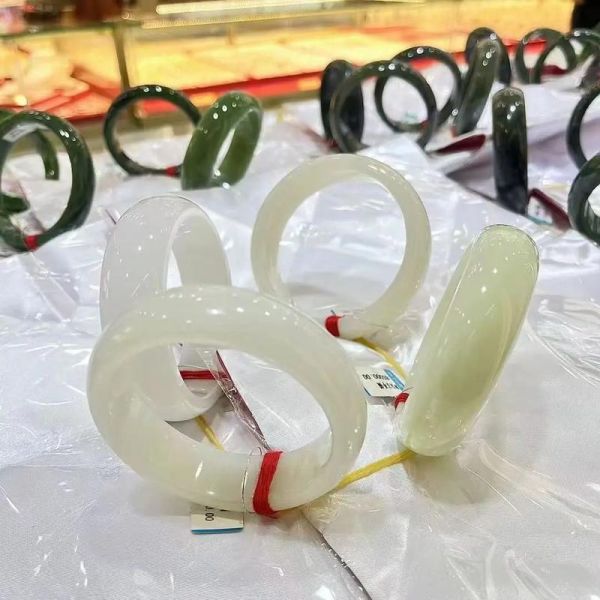 翡翠直播带货怎么做_翡翠线上货源哪里找