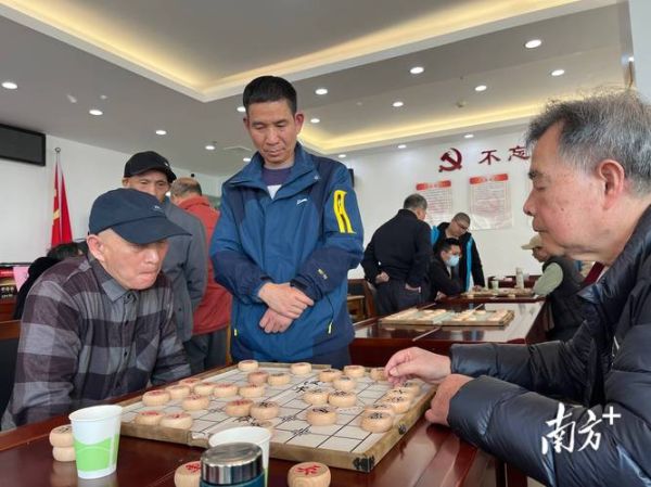 象棋行业前景如何_象棋培训还能赚钱吗