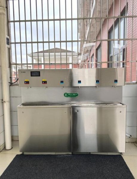 校园饮水机哪个品牌好_校园饮水机多少钱一台