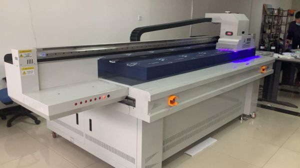 uv平板打印机前景_uv平板打印机赚钱吗