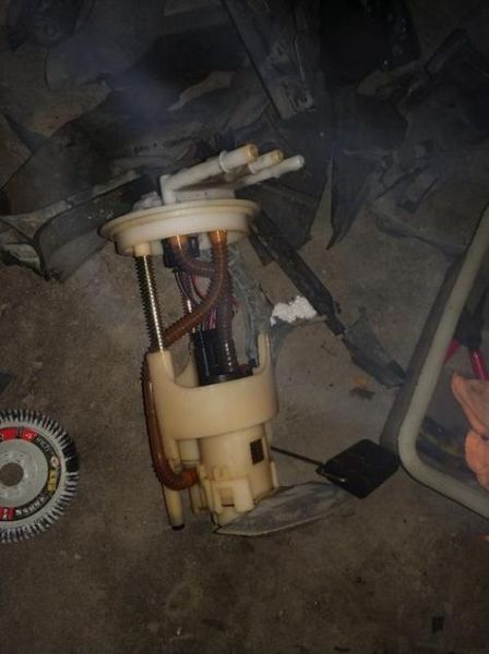 汽车燃油泵多久换一次_燃油泵坏了有什么症状