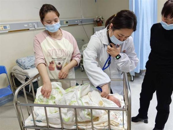 儿科医生就业前景怎么样_儿科医生收入高吗