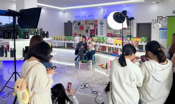 直播电商怎么做_直播电商有哪些盈利模式