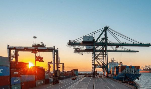 天津港口物流费用怎么算_天津港集装箱运输流程