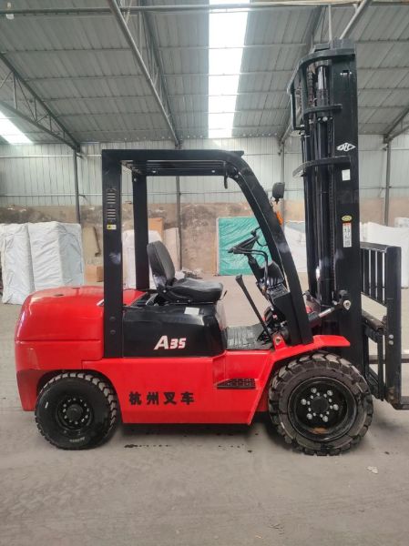 叉车多少钱一台_二手叉车哪里买靠谱