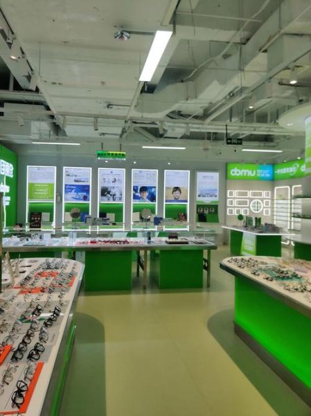 眼镜店怎么选_近视眼镜哪个品牌好
