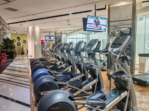 健身行业前景怎么样_2024年健身房还能赚钱吗