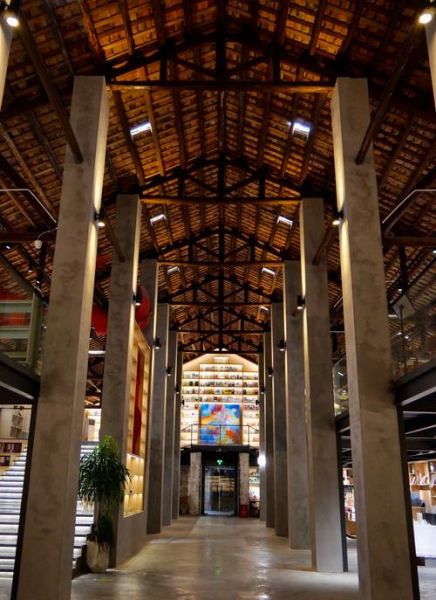 实体书店如何转型_书店行业环境分析