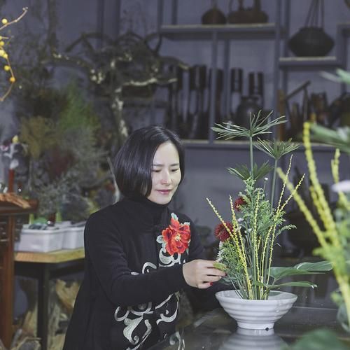 花艺师就业前景怎么样_开花店赚钱吗