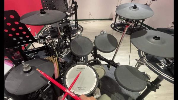 架子鼓前景怎么样_学架子鼓有前途吗