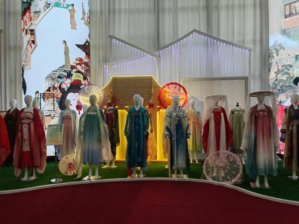 汉服市场前景怎么样_汉服创业赚钱吗