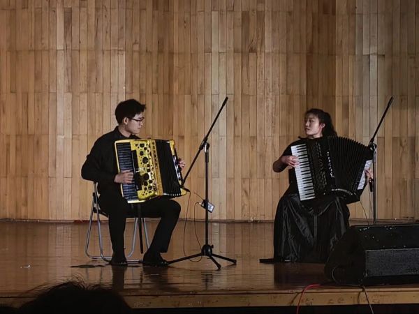 手风琴好学吗_手风琴就业前景怎么样