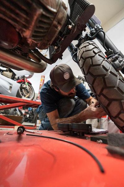 修摩托车赚钱吗_学修摩托车多久能出师