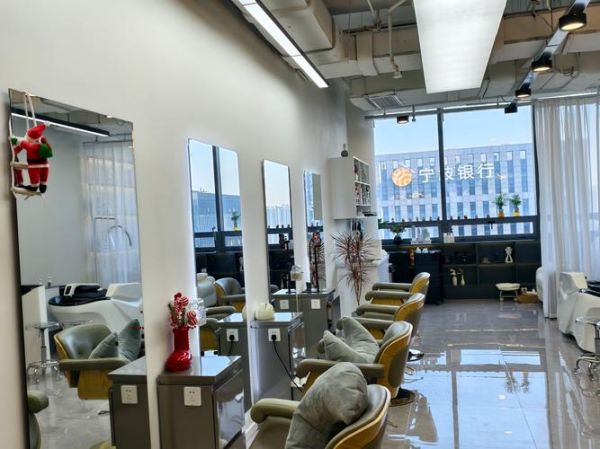 理发店怎么选址_理发店如何吸引顾客