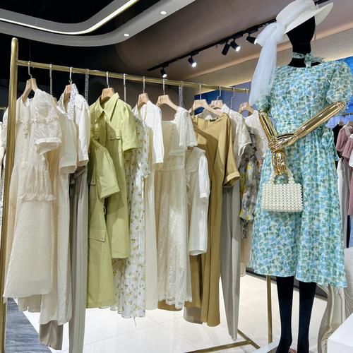 女装网店怎么选货源_女装货源渠道有哪些