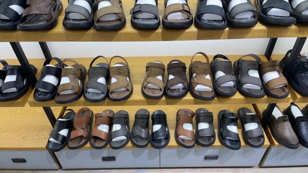 拖鞋店赚钱吗_拖鞋店前景怎么样