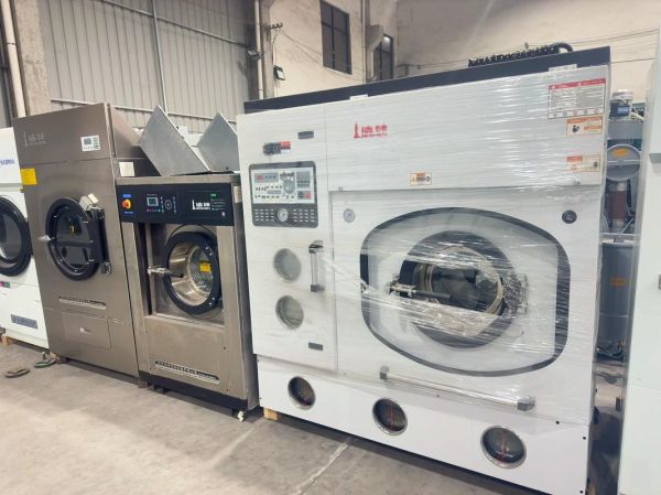 洗涤设备怎么选_干洗店加盟多少钱