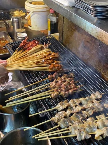 烧烤市场前景怎么样_烧烤店还能赚钱吗