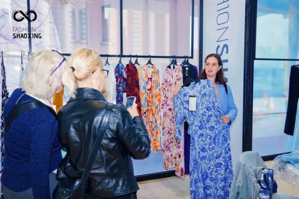 2012年服装行业怎么样_服装品牌如何突围