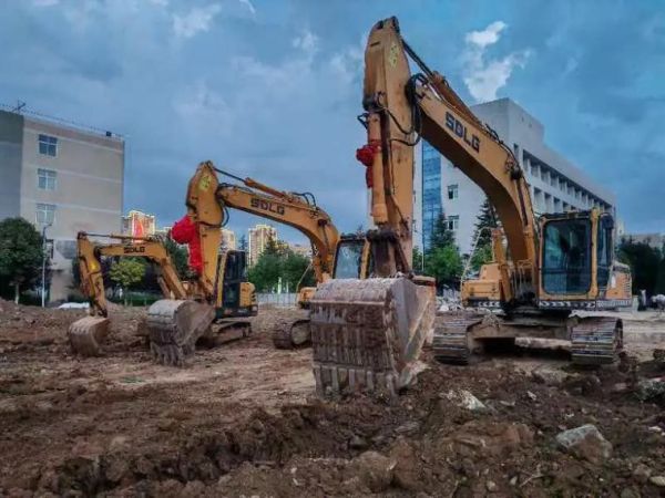 挖机行业前景怎么样_2024挖机市场还值得投资吗